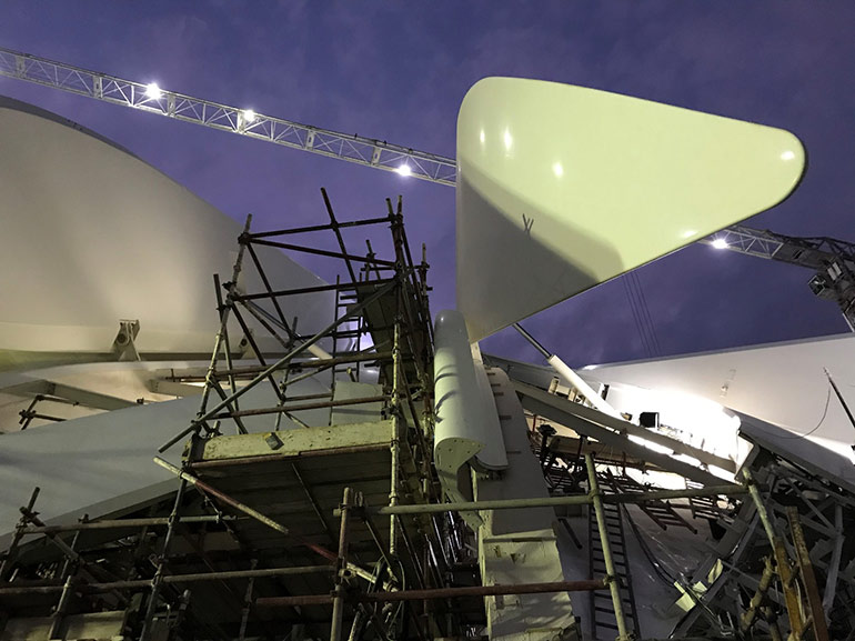 Despite working in an active construction site, Duplomatic engineers successfully finalized commissioning by tweaking control algorithms to ensure proper wing synchronization. | courtesy of Duplomatic Motion Solutions