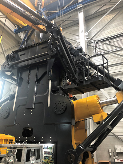 Delta600 from Seaqualize is the world’s first inline Active Heave Compensator for standard heavy lift cranes, to actively compensate up to ~97% of all heave motions during lifts and installations.    | Courtesy of Seaqualize