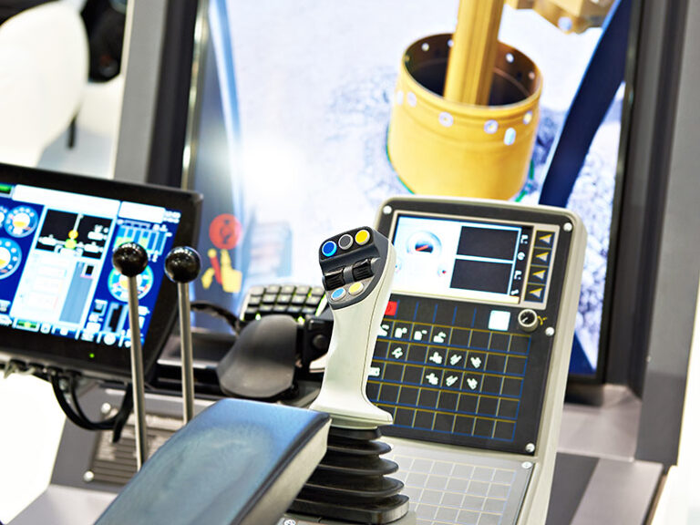 Machine Quided Controls How electrified controls simplify hydraulic machines - Fluid Power World
