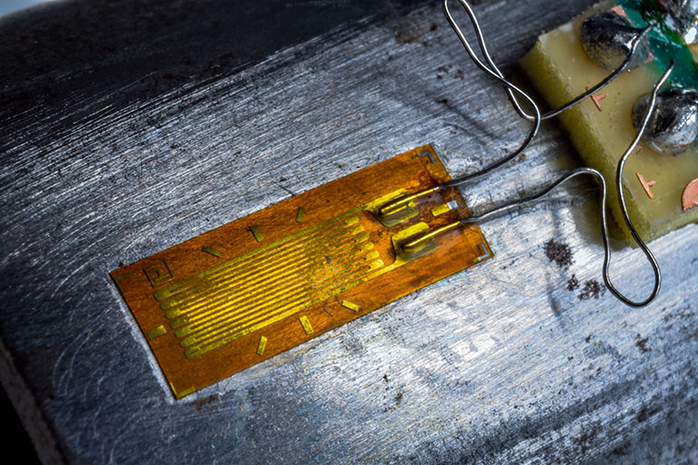 Strain gauge