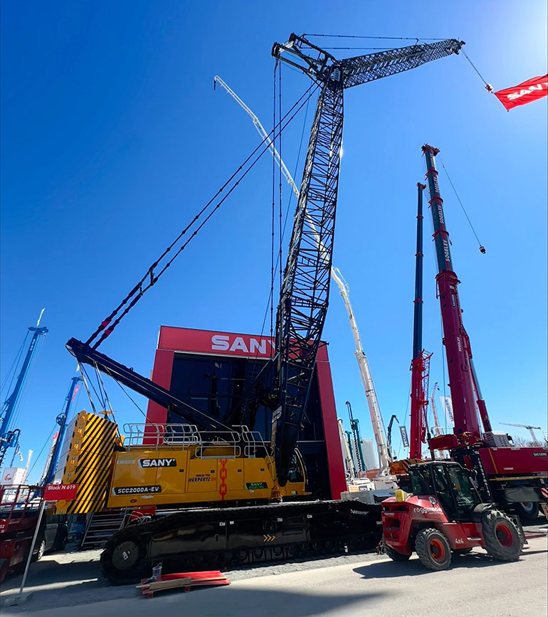 SANY's 200 tonne crawler crane was electrified by Danfoss technologies.