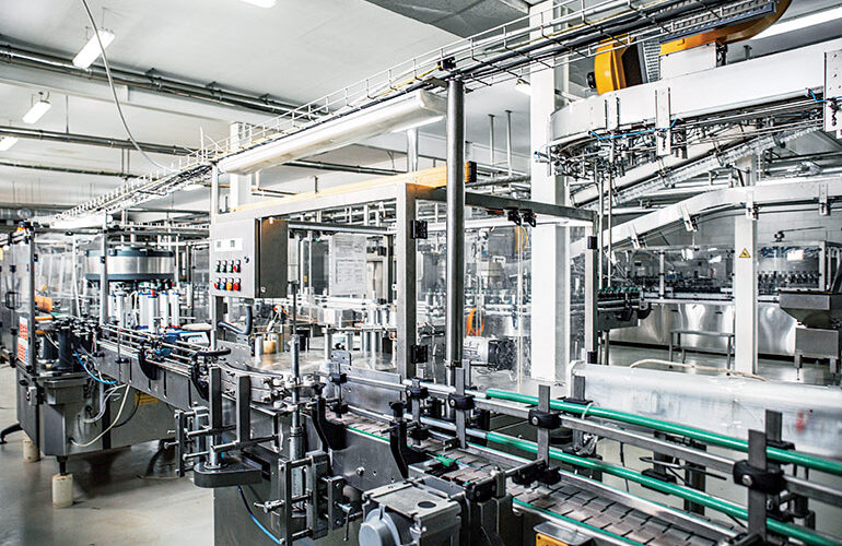 Industrial facilities rely heavily on fluid power systems. Contamination is still the biggest threat to both hydraulic and pneumatic machines, so proper prevention of risks like water, heat and particles is crucial.