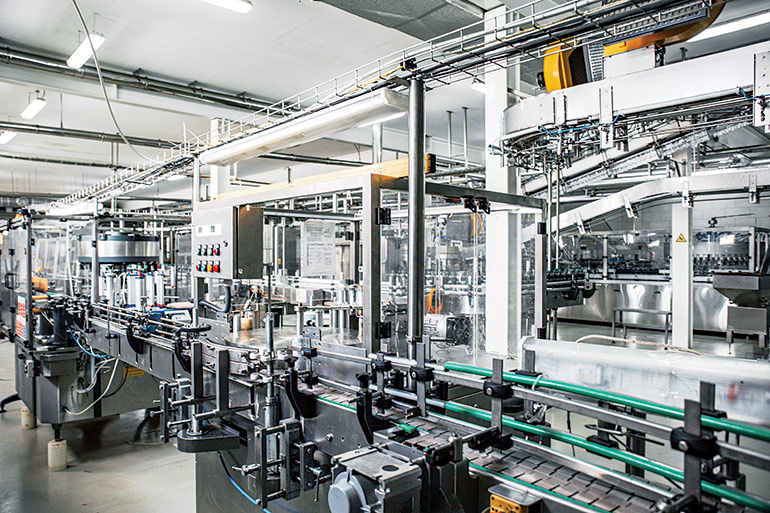 Industrial facilities rely heavily on fluid power systems. Contamination is still the biggest threat to both hydraulic and pneumatic machines, so proper prevention of risks like water, heat and particles is crucial.