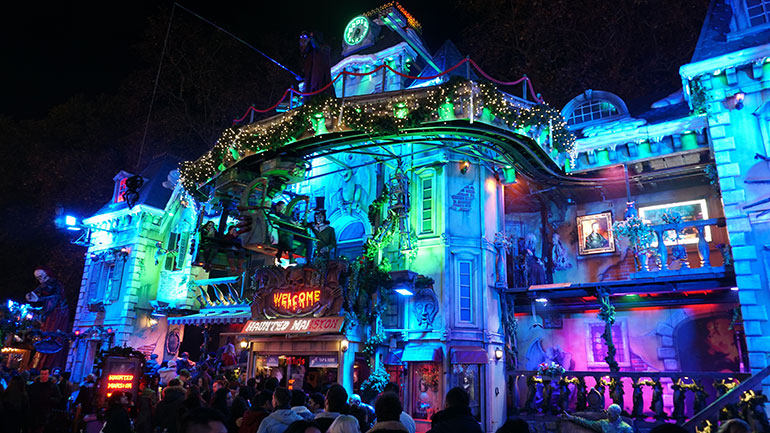 Compact pneumatic cylinders are often used for simple motions on animatronic figures in amusement parks, such as rocking animals, swaying lanterns, or slowly rising figures. Image AdobeStock