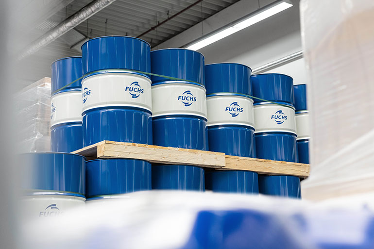 Fuchs-Lubricants-Solcenic-stacked-barrels_EDITED