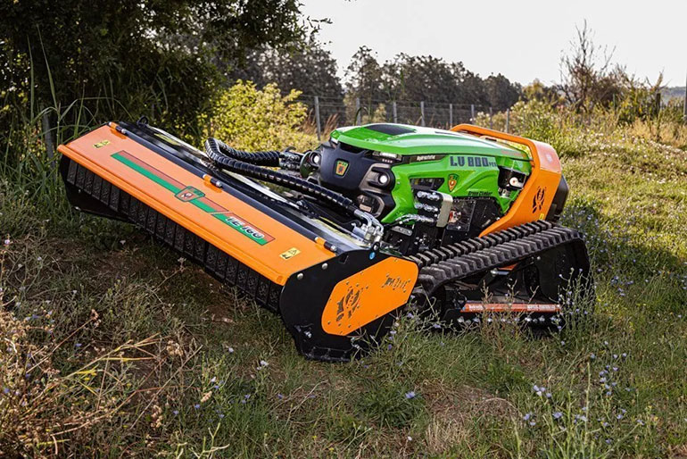 The all-new Green Climber TE 160 series features a wider cutting head to tackle grass, weeds and brushwood with ease. Image courtesy of MDB srl
