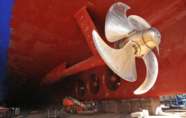 Hydraulic servocylinders for vessel controls